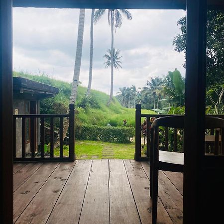 Uma D'Nyuh Homestay Singaraja Exteriör bild