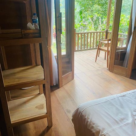 Uma D'Nyuh Homestay Singaraja Exteriör bild