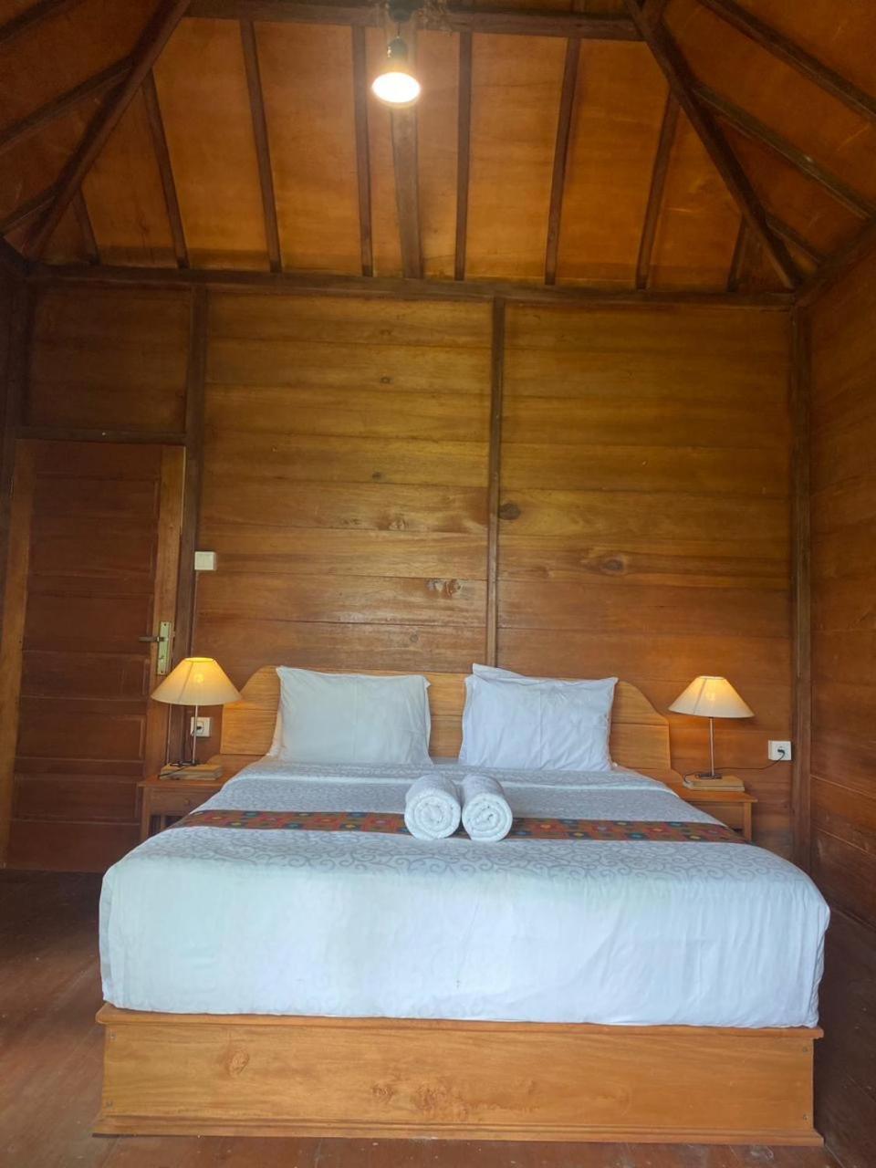 Uma D'Nyuh Homestay Singaraja Exteriör bild