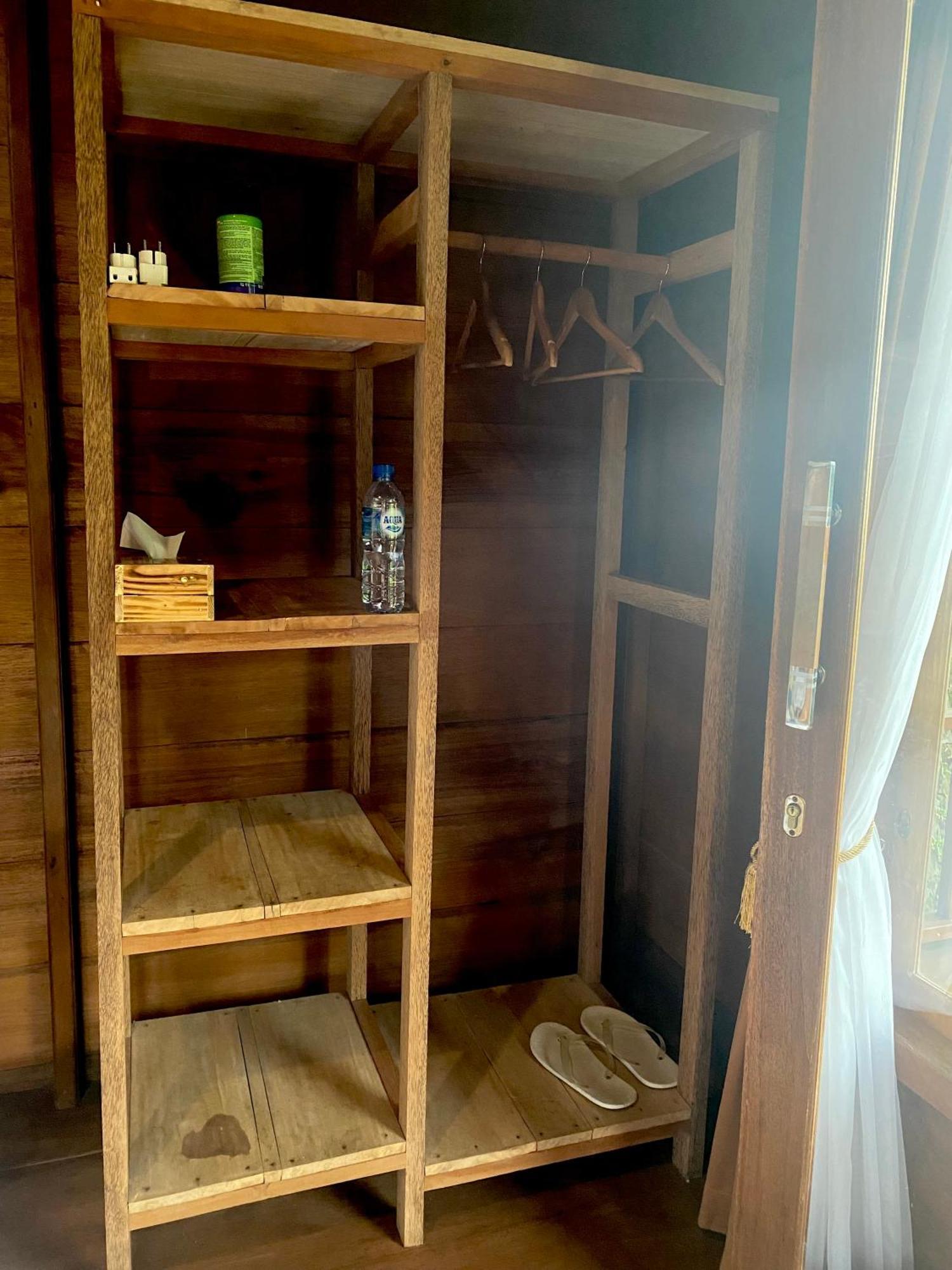 Uma D'Nyuh Homestay Singaraja Exteriör bild