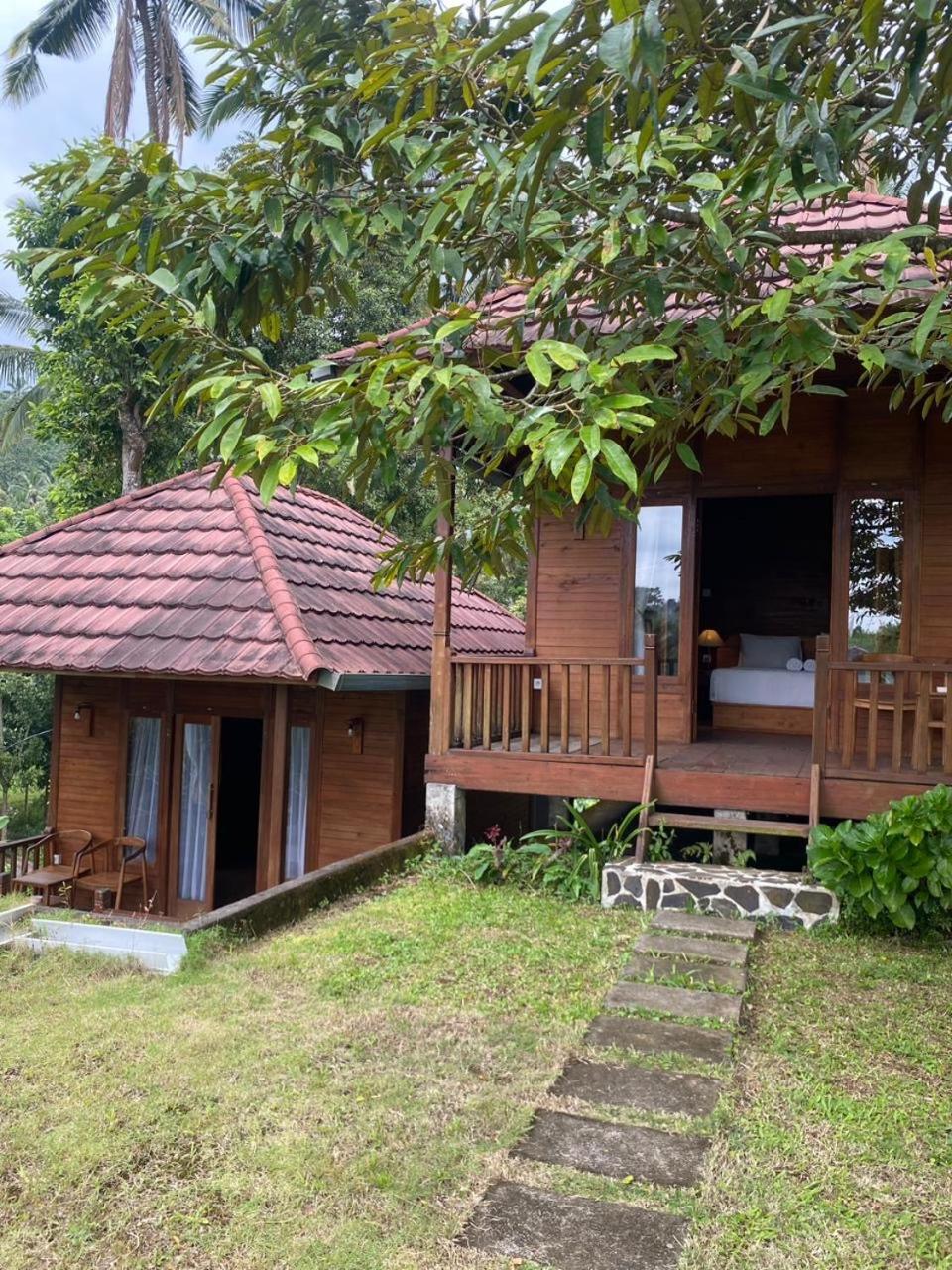 Uma D'Nyuh Homestay Singaraja Exteriör bild