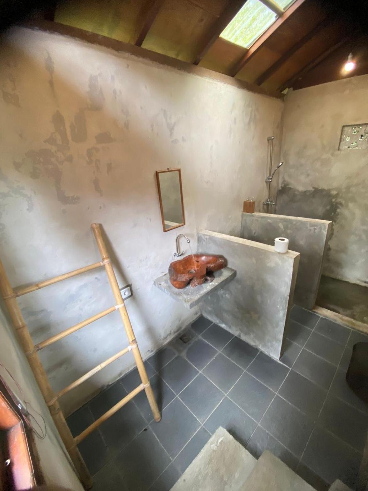 Uma D'Nyuh Homestay Singaraja Exteriör bild
