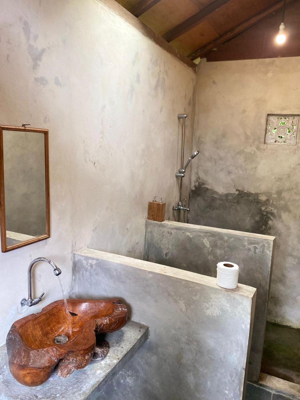 Uma D'Nyuh Homestay Singaraja Exteriör bild