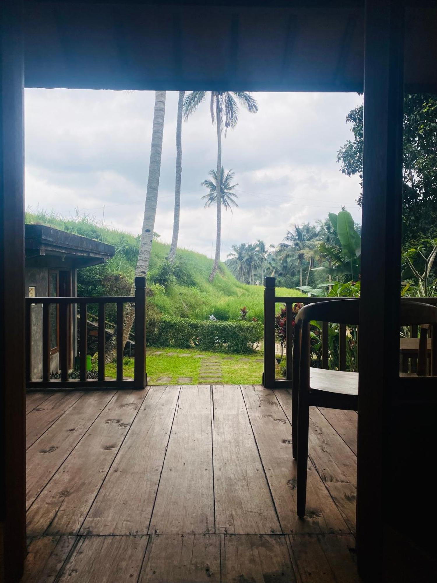 Uma D'Nyuh Homestay Singaraja Exteriör bild