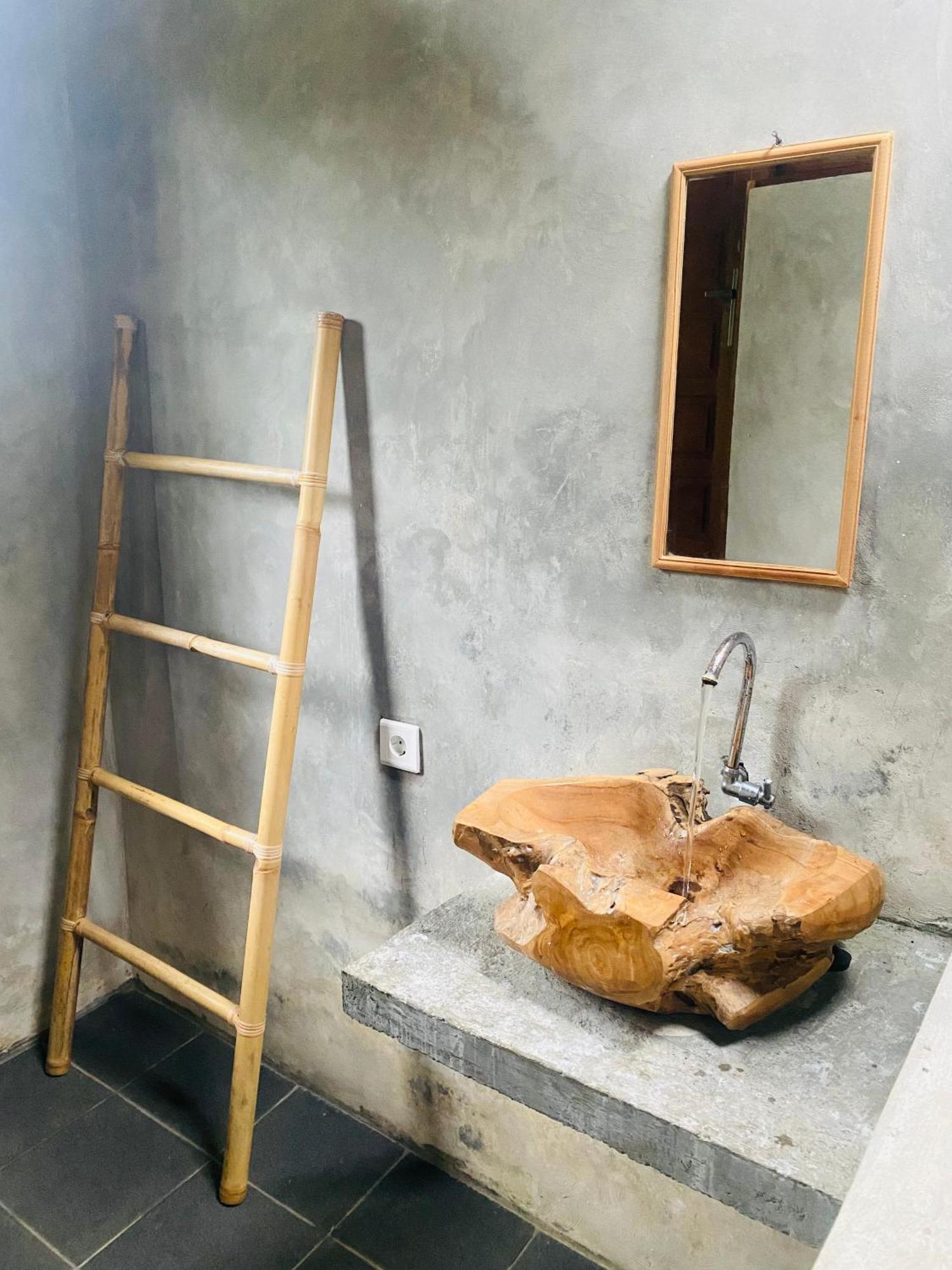 Uma D'Nyuh Homestay Singaraja Exteriör bild