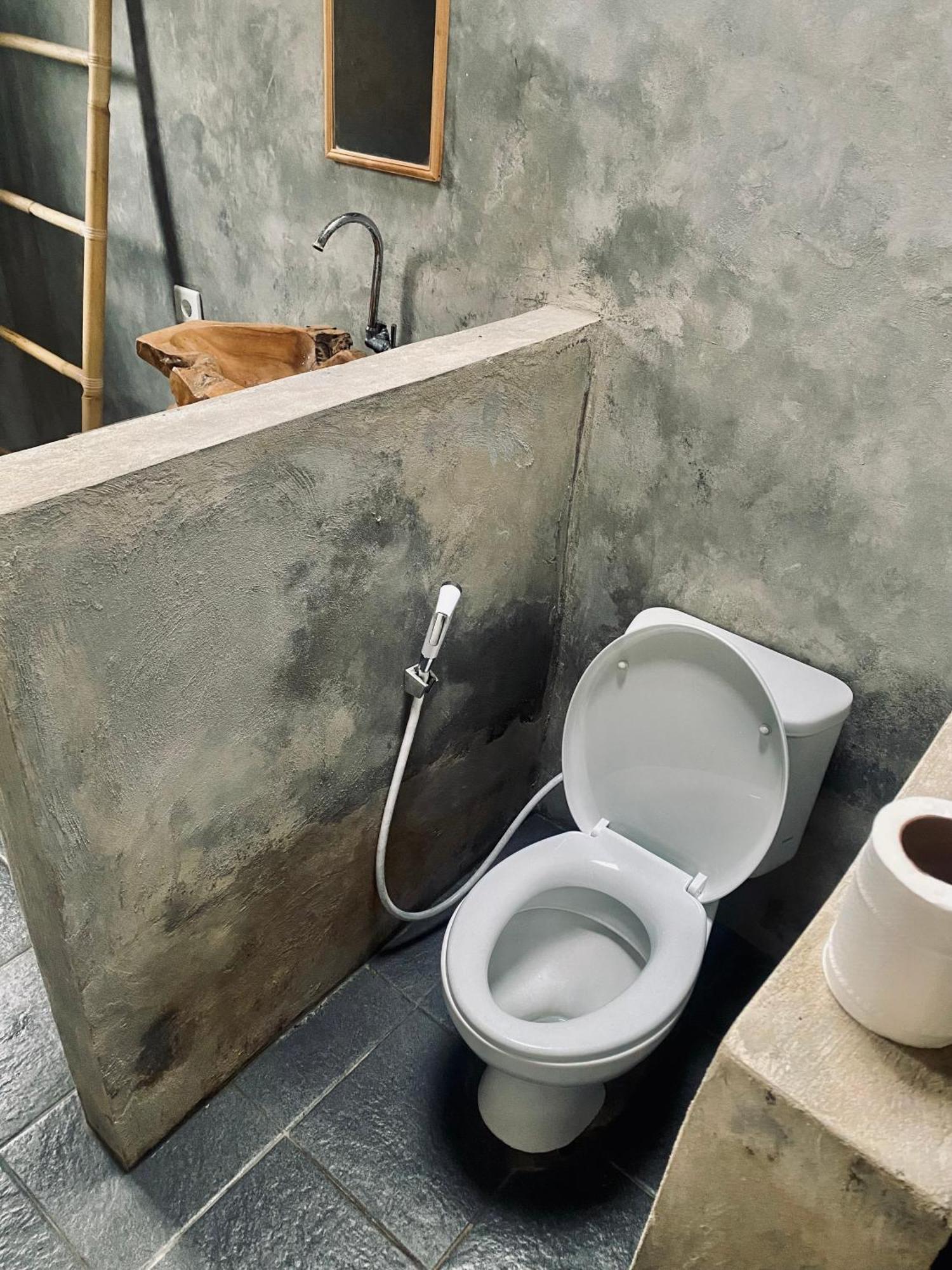 Uma D'Nyuh Homestay Singaraja Exteriör bild